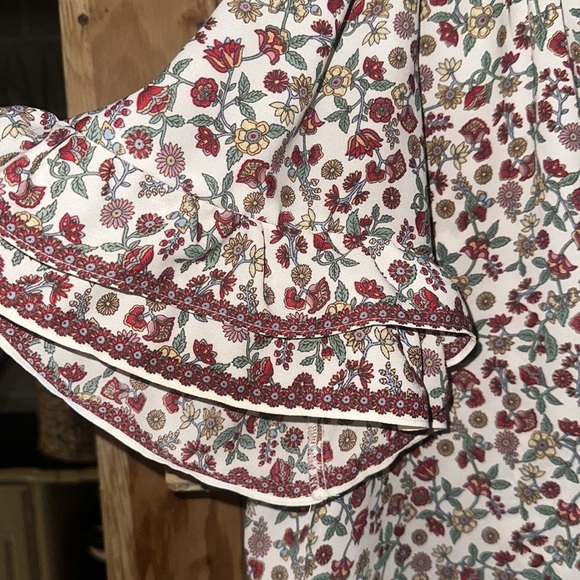 Patterned Blouse - Picture 2 of 3